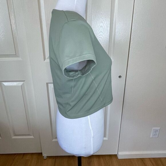 Oner Active Crop Top Short Sleeve with Shelf Bra Sage Green Size XL - Picture 2 of 10